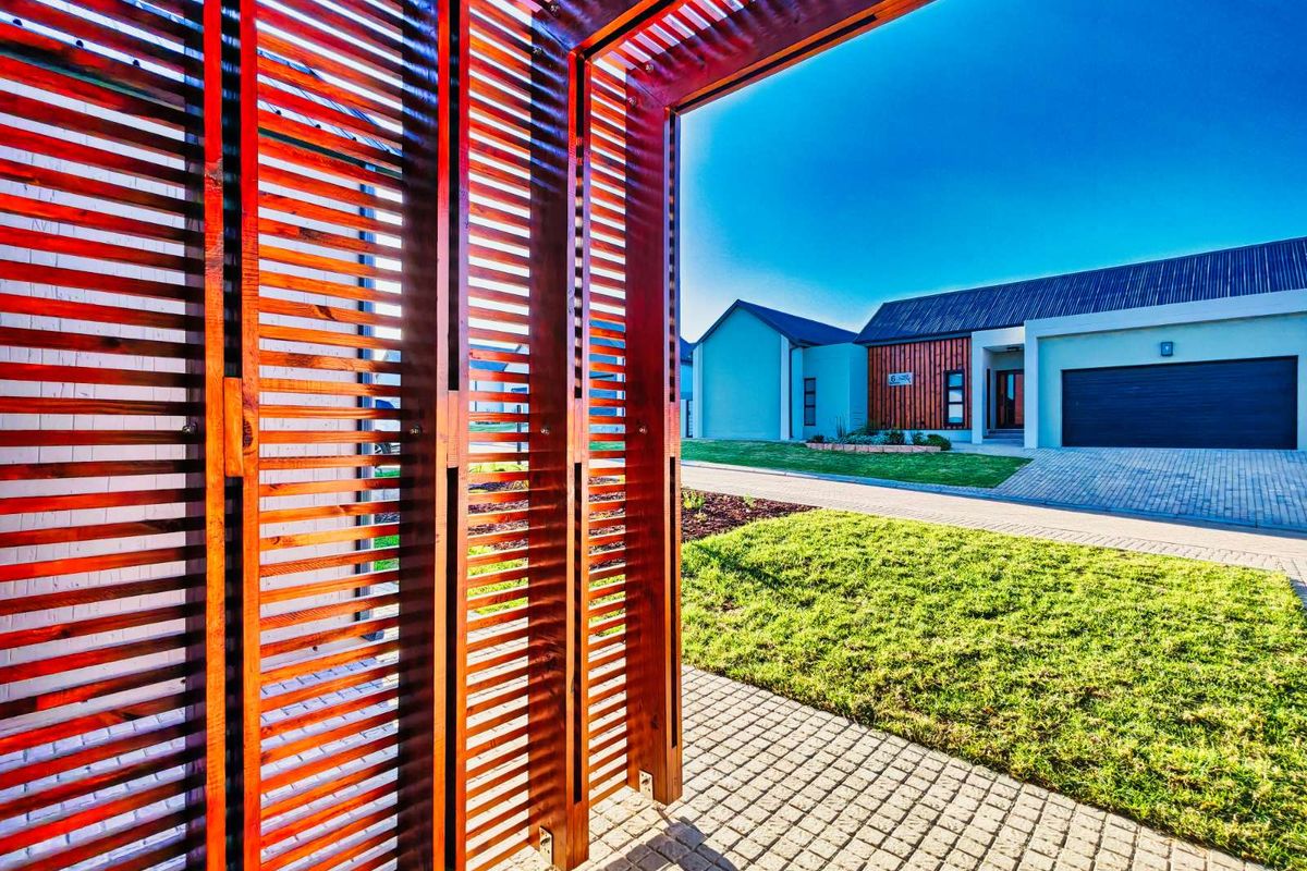 House For Sale in Outeniquasbosch - Photo 3