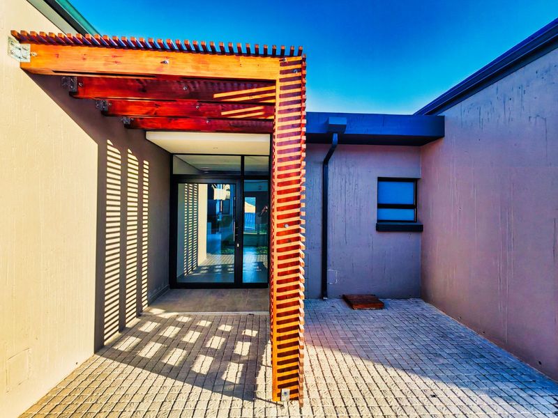 House For Sale in Outeniquasbosch - Photo 4