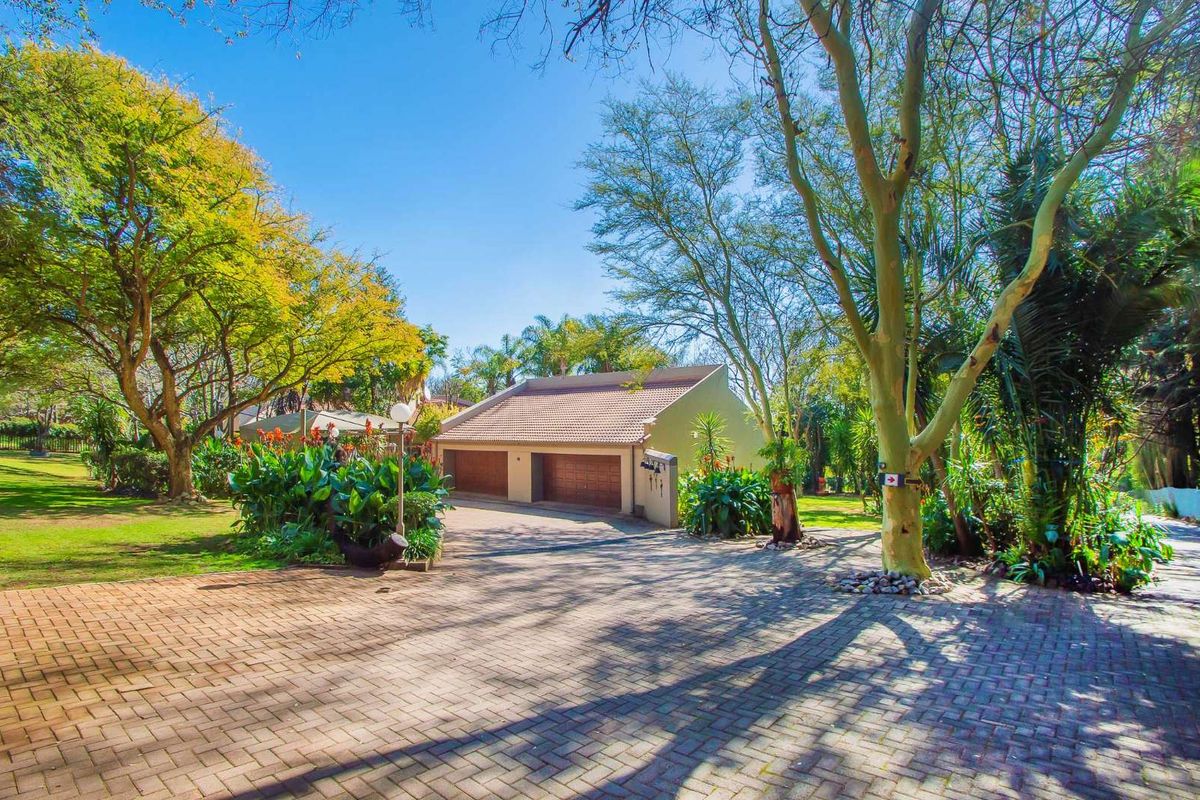 House For Sale in Poortview - Photo 3