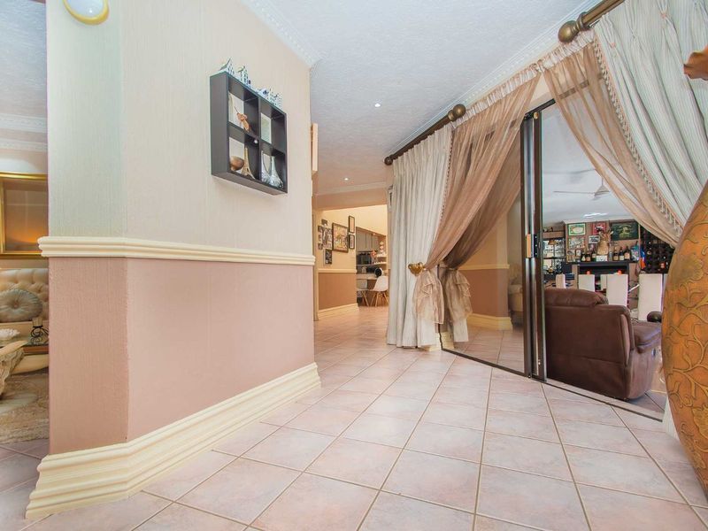 House For Sale in Poortview - Photo 7