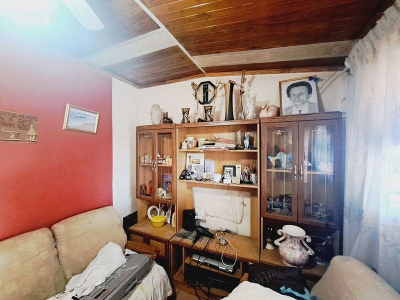 House For Sale in Eersterust - Photo 4