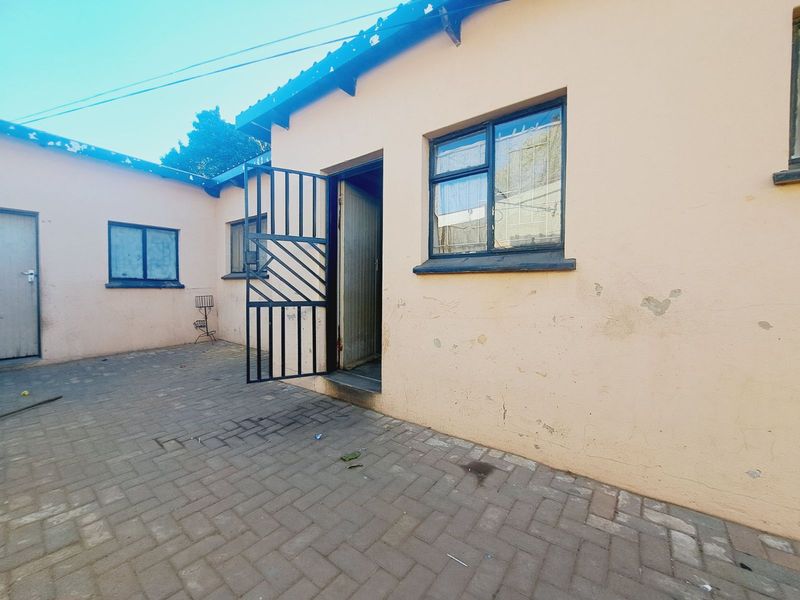 House For Sale in Eersterust - Photo 9