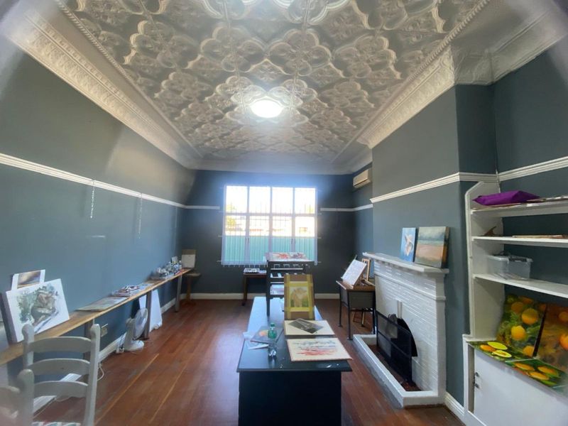 House For Sale in Beaconsfield - Photo 8