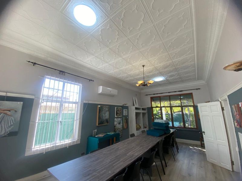 House For Sale in Beaconsfield - Photo 5