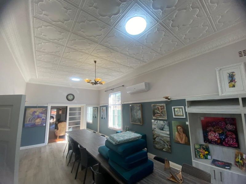 House For Sale in Beaconsfield - Photo 4