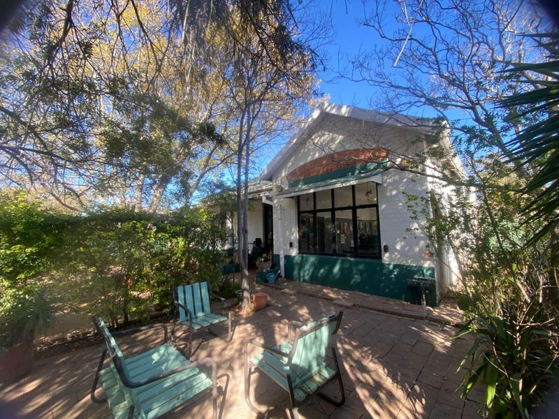 House For Sale in Beaconsfield - Photo 3