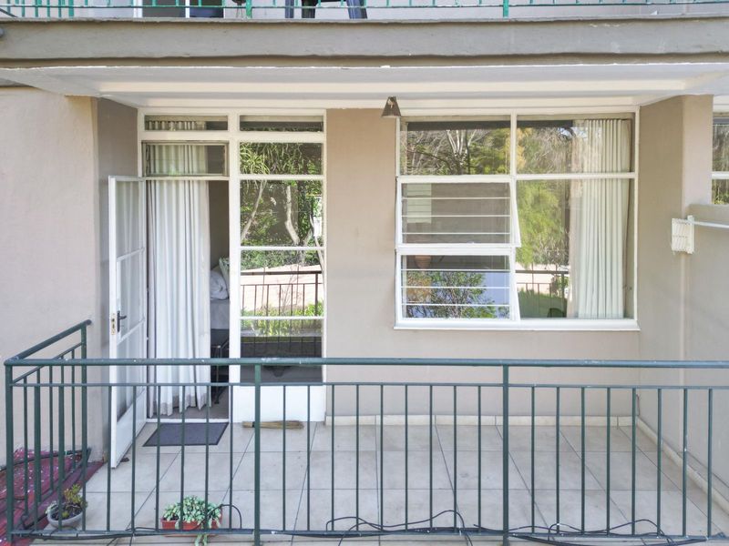 Townhouse For Sale in Robindale - Photo 9