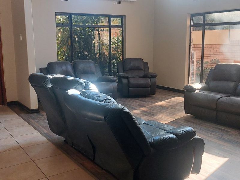 House For Sale in Bendor - Photo 8