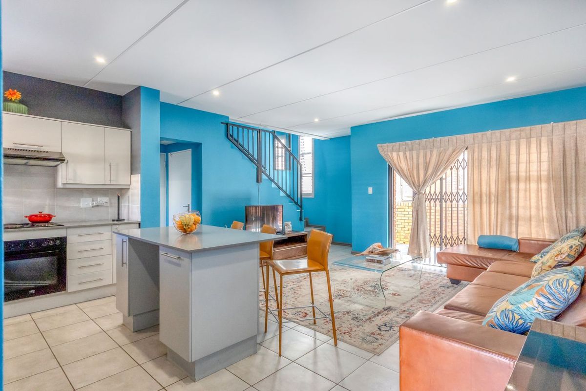 Townhouse For Sale in Bromhof - Photo 3