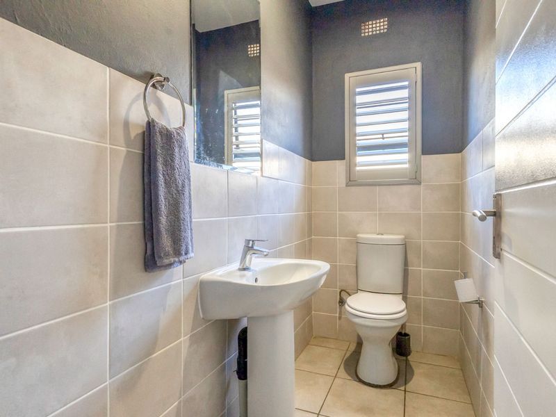 Townhouse For Sale in Bromhof - Photo 8