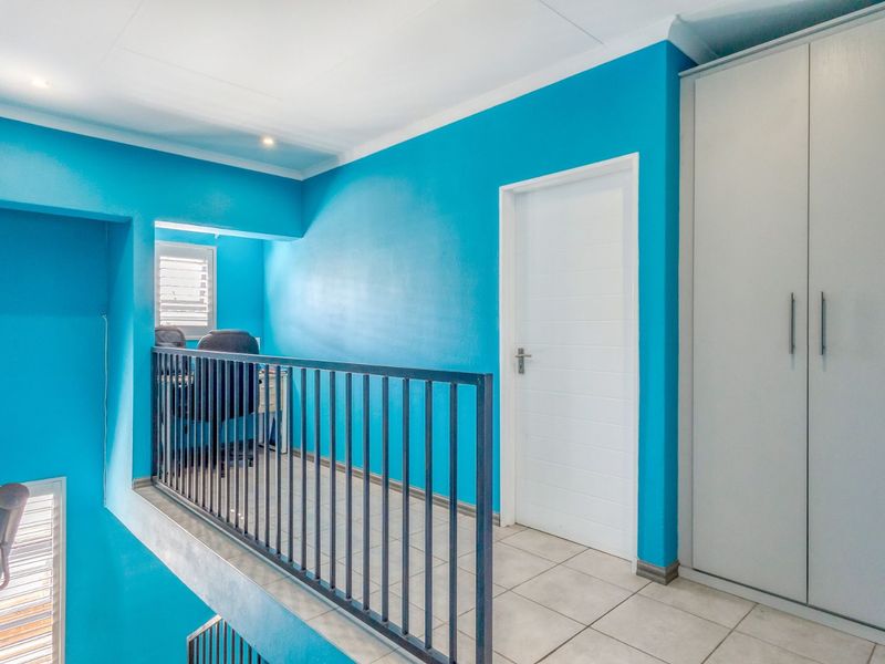 Townhouse For Sale in Bromhof - Photo 9