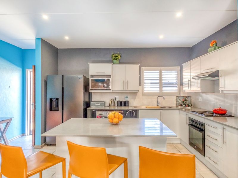 Townhouse For Sale in Bromhof - Photo 6