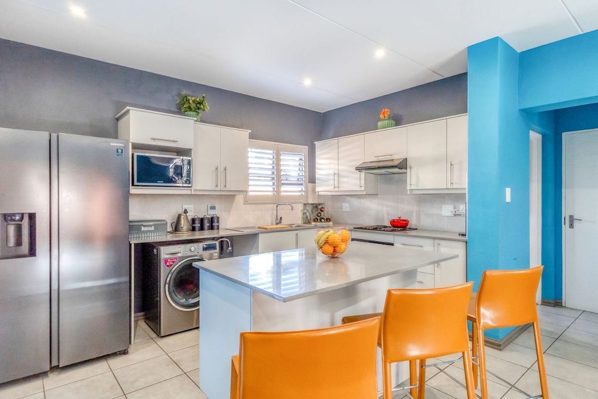 Townhouse For Sale in Bromhof - Photo 4