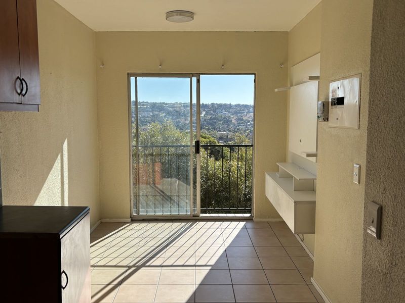 Apartment For Sale in Wilro Park - Photo 7