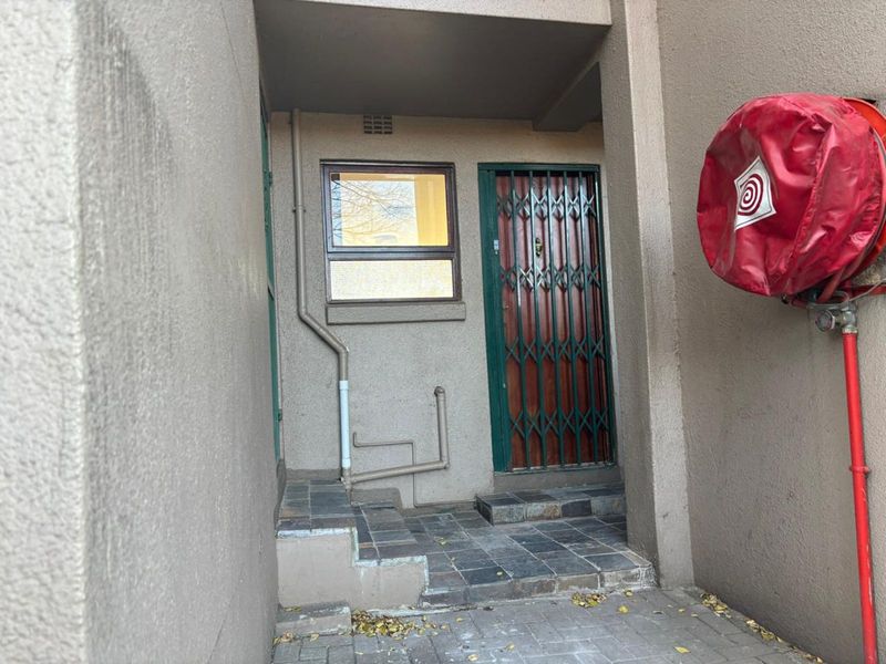 Apartment For Sale in Wilro Park - Photo 3