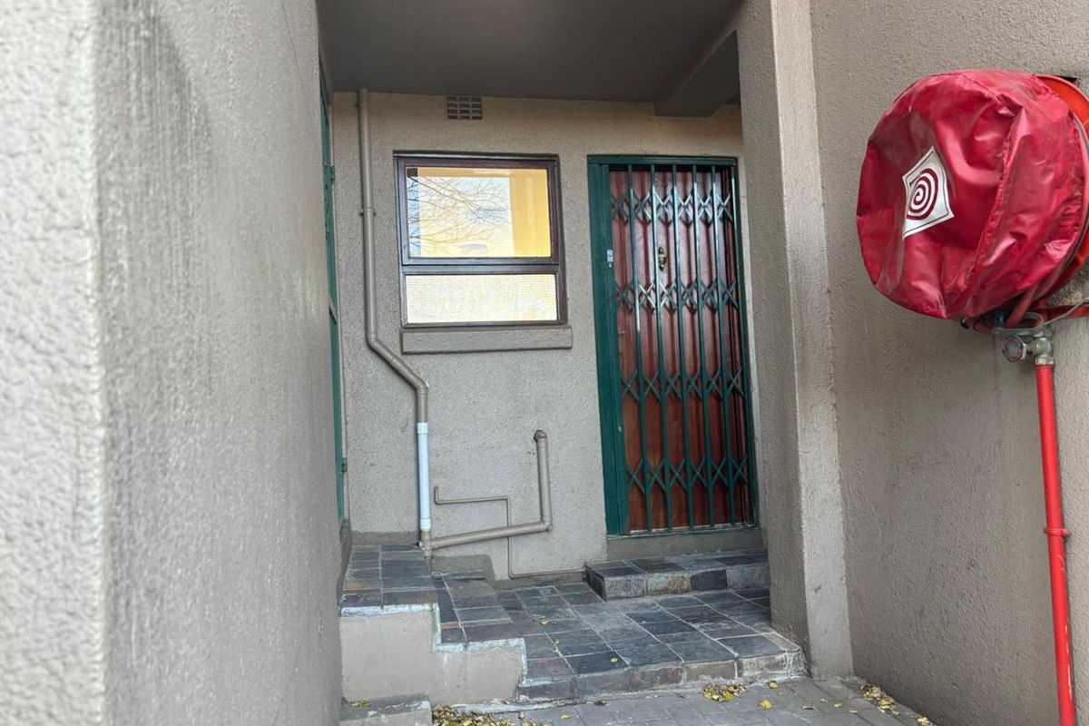 Apartment For Sale in Wilro Park - Photo 3