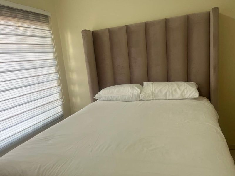 Townhouse For Sale in Clarina - Photo 7