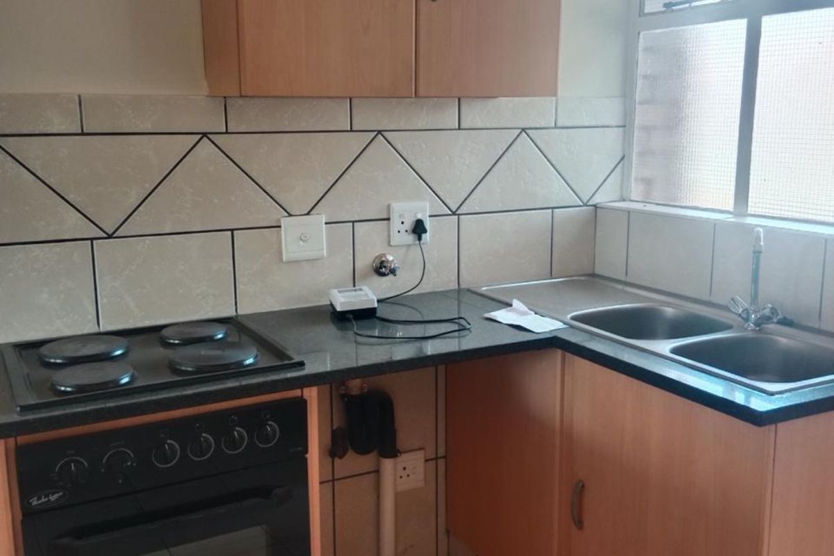 Townhouse For Sale in Clarina - Photo 3