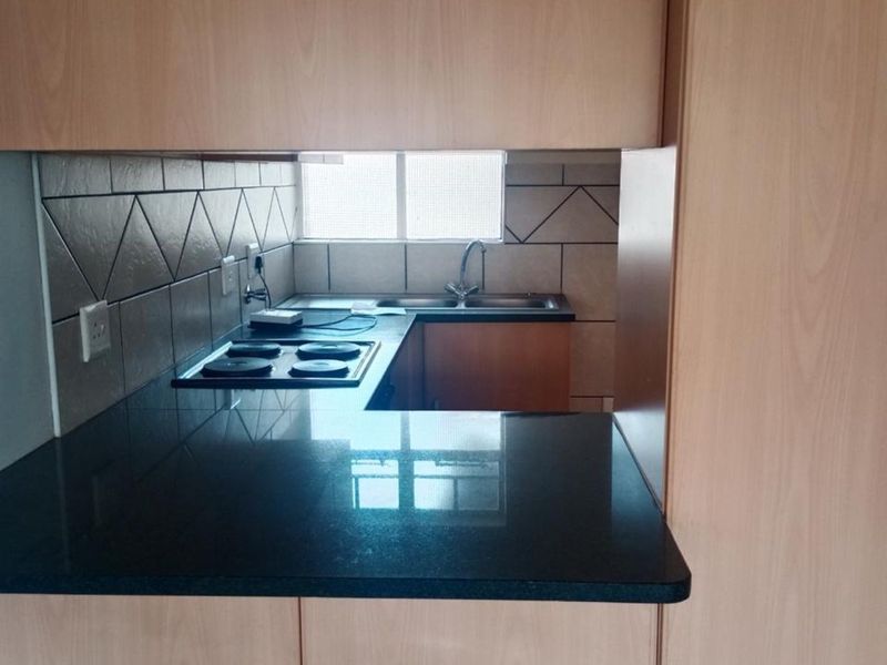 Townhouse For Sale in Clarina - Photo 5