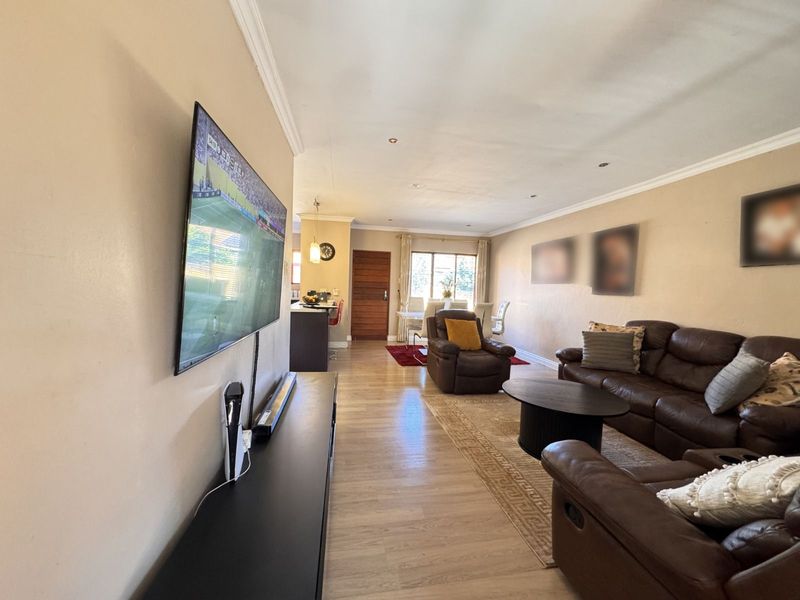 House For Sale in Carlswald - Photo 10