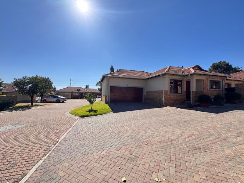 House For Sale in Carlswald - Photo 4