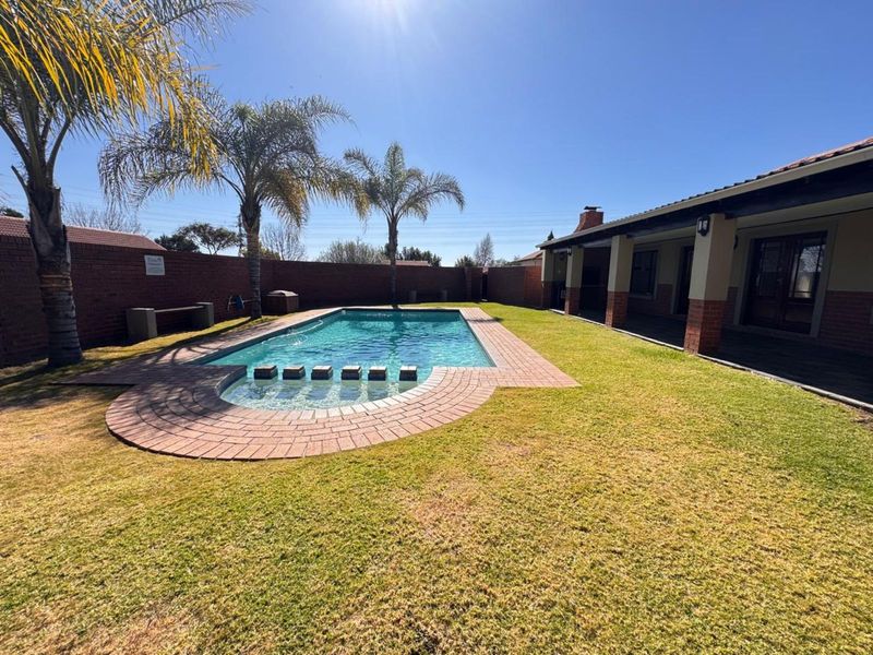 House For Sale in Carlswald - Photo 2