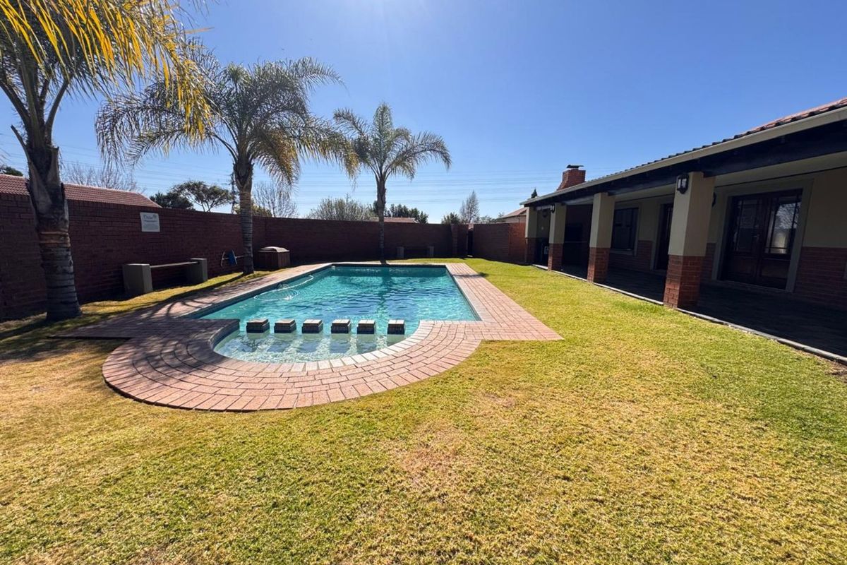 House For Sale in Carlswald - Photo 2