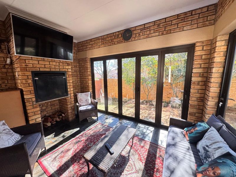House For Sale in Carlswald - Photo 5