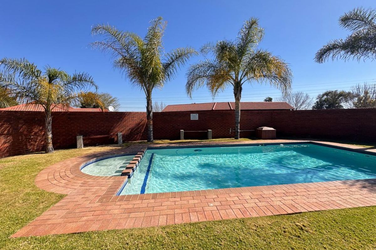 House For Sale in Carlswald - Photo 3