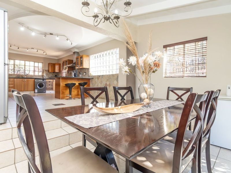 House For Sale in Strubensvallei - Photo 9