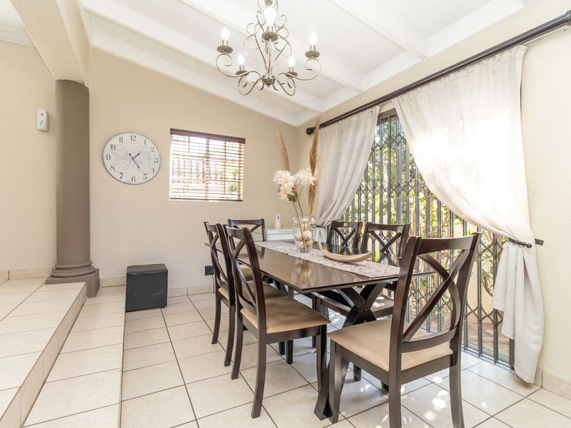 House For Sale in Strubensvallei - Photo 8