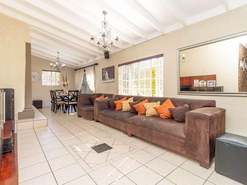 House For Sale in Strubensvallei - Photo 5