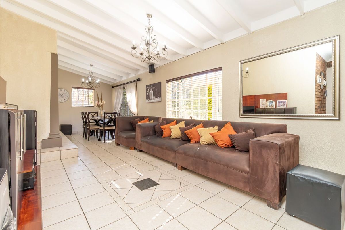 House For Sale in Strubensvallei - Photo 5