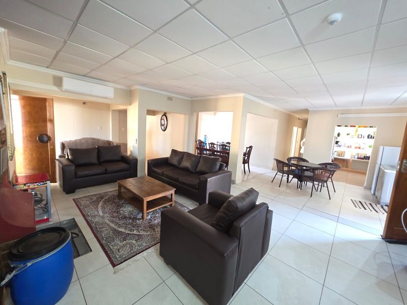 House For Sale in Carters Glen - Photo 2