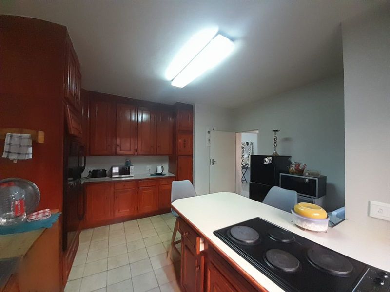 Townhouse For Sale in Corlett Gardens - Photo 4