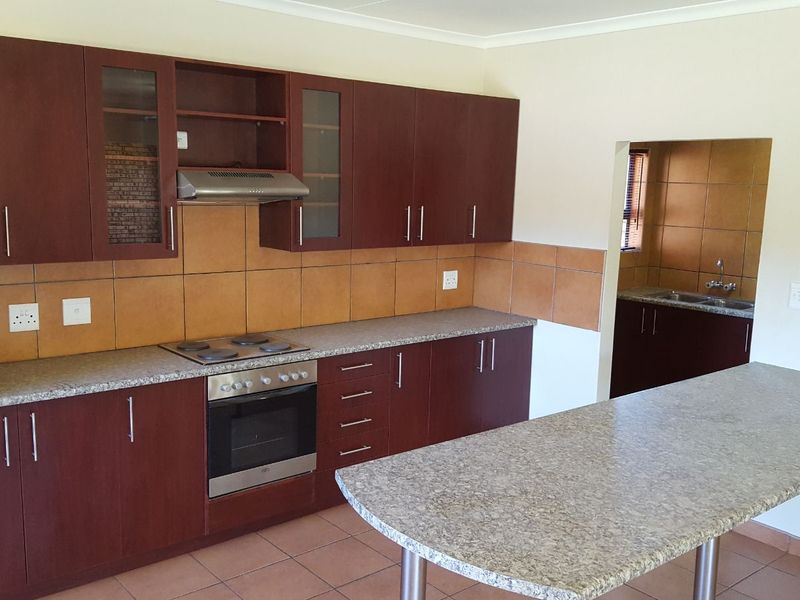 Townhouse For Sale in Kuruman Central - Photo 3