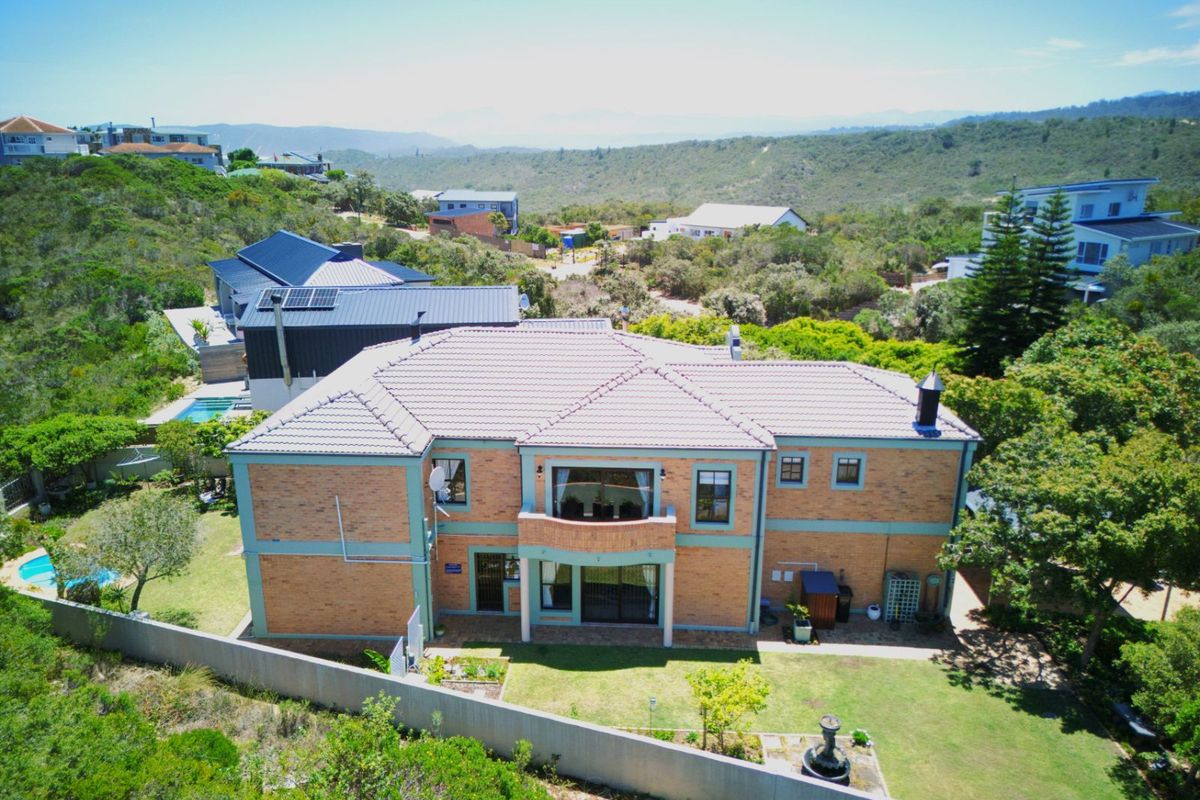 House For Sale in Cola Beach - Photo 2