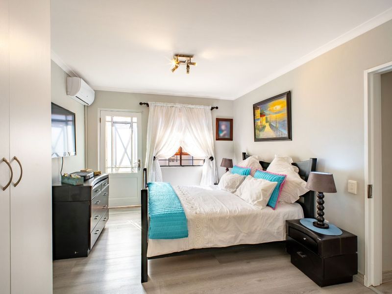 House For Sale in Craigavon - Photo 2