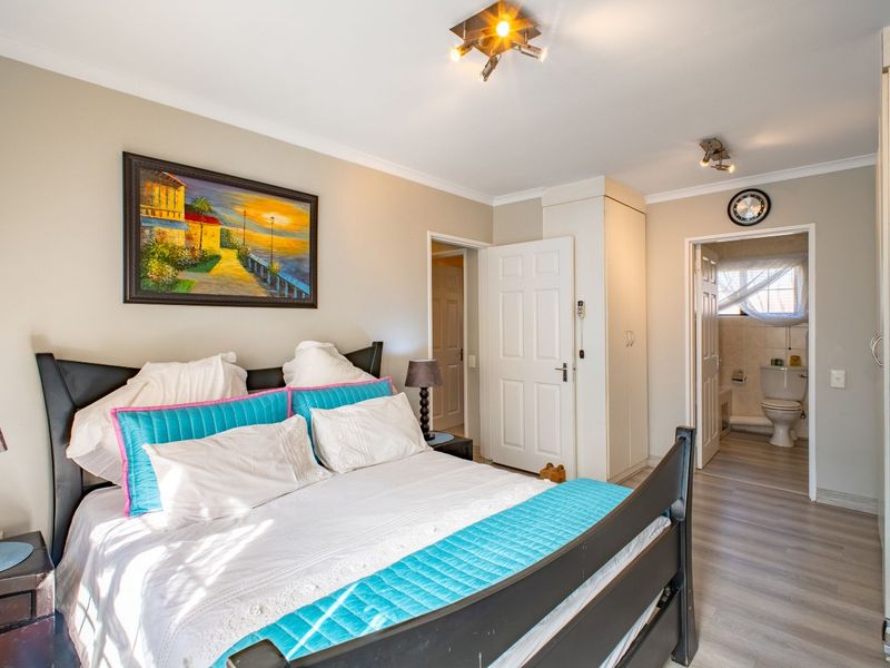 House For Sale in Craigavon - Photo 3