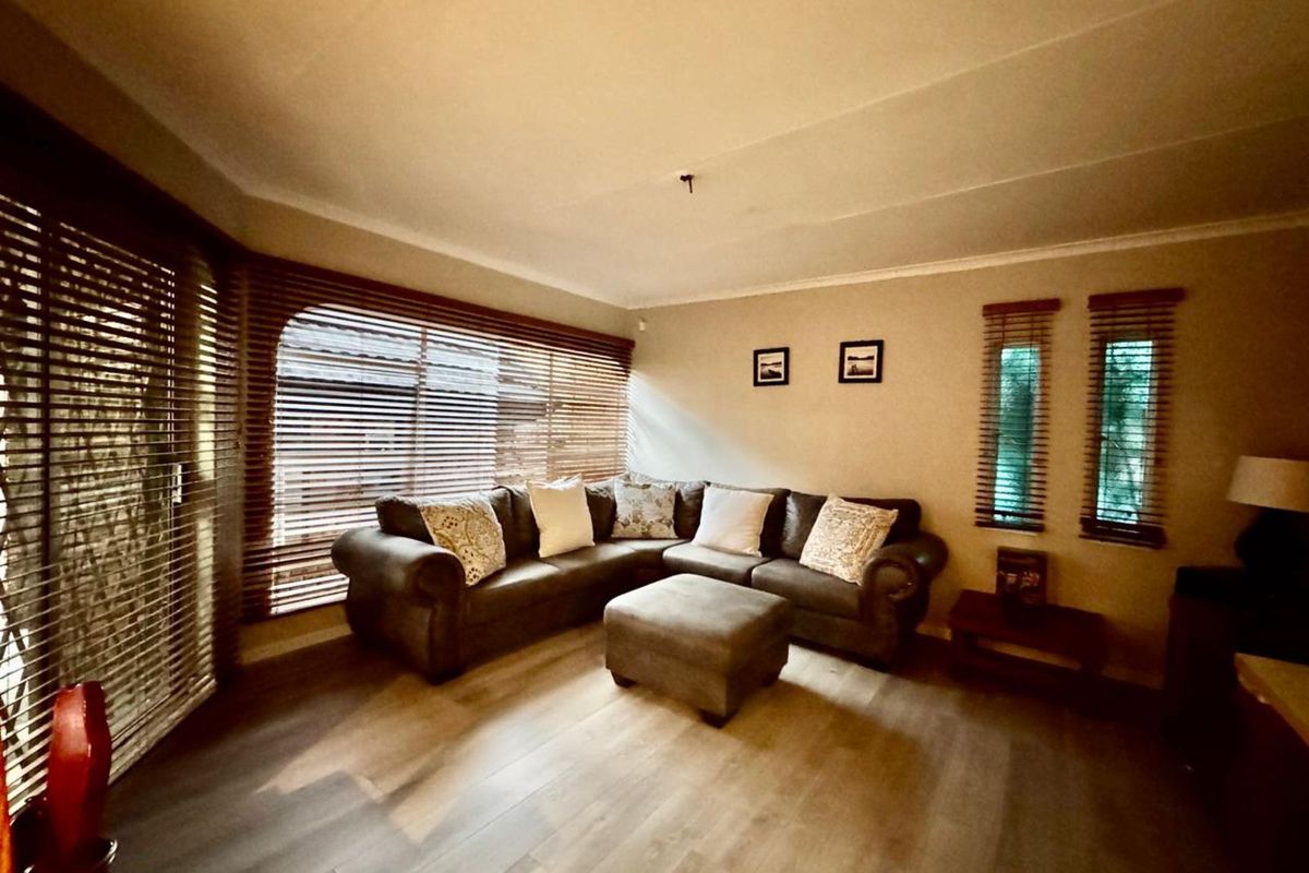 House For Sale in Secunda Central - Photo 4