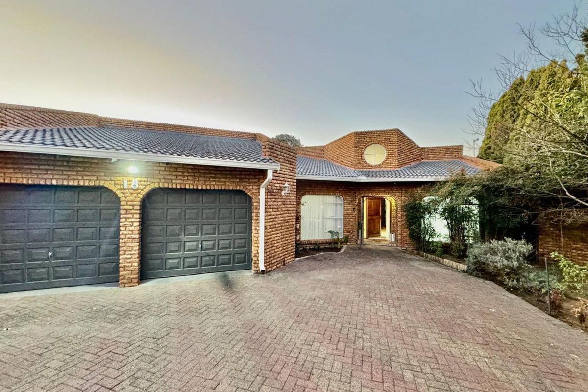 House For Sale in Secunda Central - Photo 2