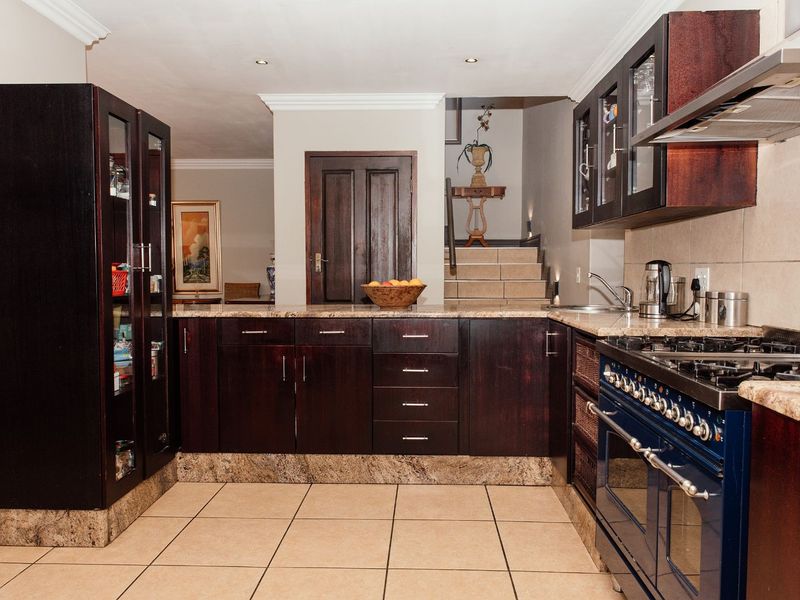 House For Sale in Silver Lakes - Photo 2