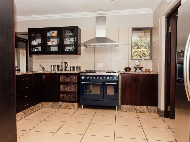 House For Sale in Silver Lakes - Photo 3