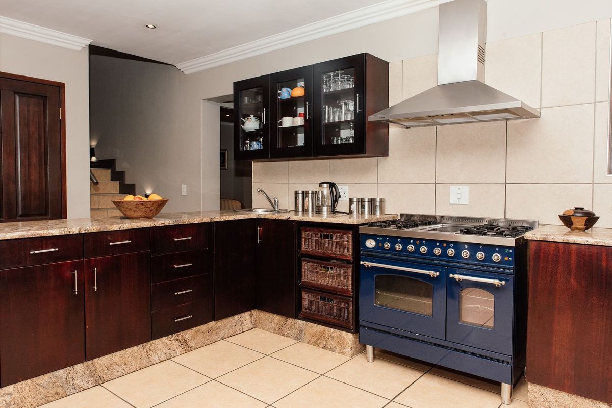 House For Sale in Silver Lakes - Photo 4