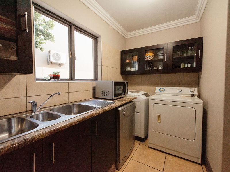 House For Sale in Silver Lakes - Photo 8