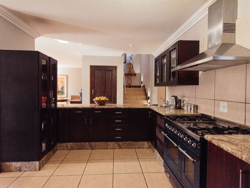 House For Sale in Silver Lakes - Photo 5