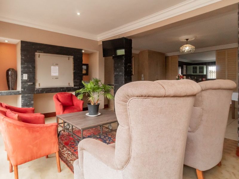 House For Sale in Country Club - Photo 3