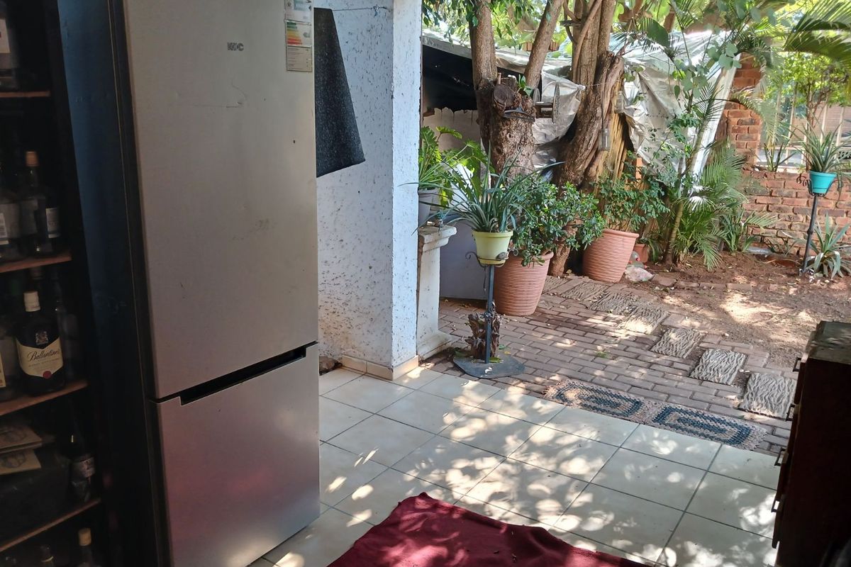 Townhouse For Sale in Bela Bela Central - Photo 2