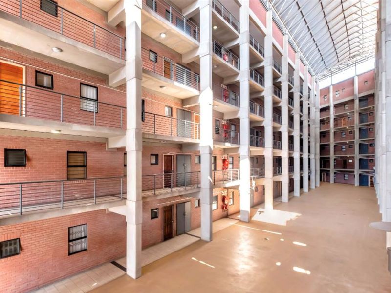 Apartment For Sale in Braamfontein Werf - Photo 3