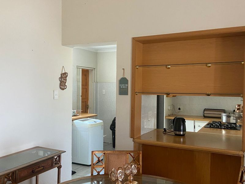 Townhouse For Sale in Radiokop - Photo 9